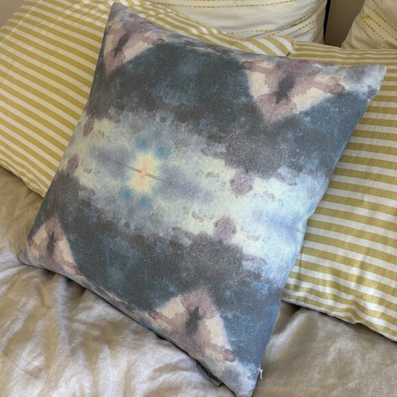 Eskayel Jangala Pillow Citron, 18"x18" with feather insert - Picture 5 of 6